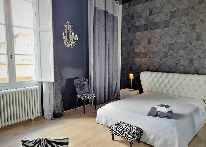 Pied A Terre De Charme - 80 M2 - Hyper Centre - Parking Appartement *