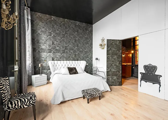 Pied A Terre De Charme - 80 M2 - Hyper Centre - Parking Appartement