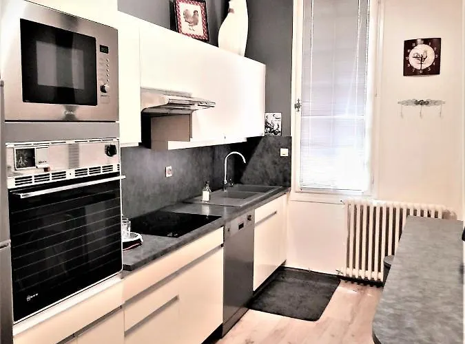 Апартаменты Pied A Terre De Charme - 80 M2 - Hyper Centre - Parking *